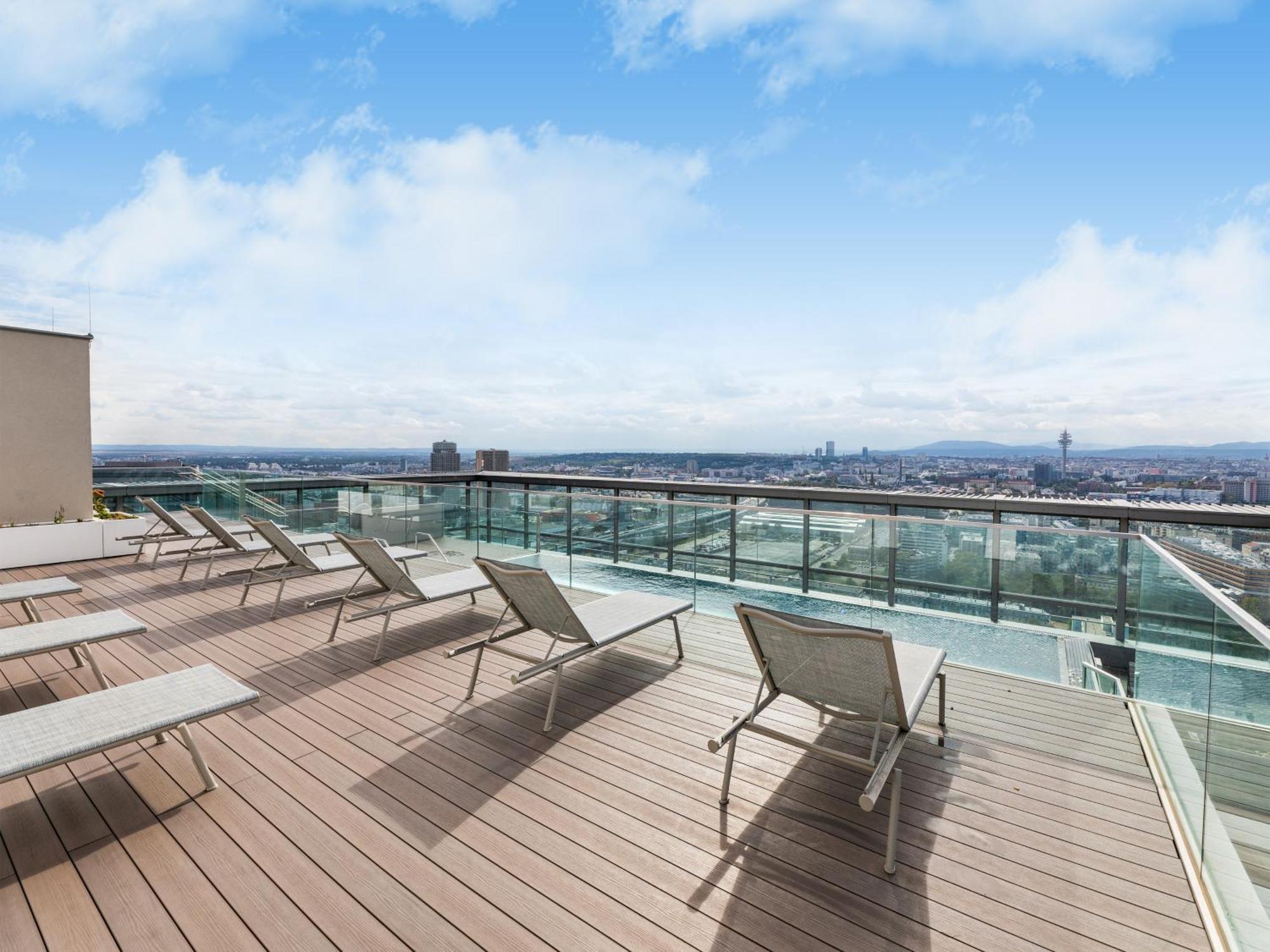 Sky9 Apartments District 3 Виена Екстериор снимка